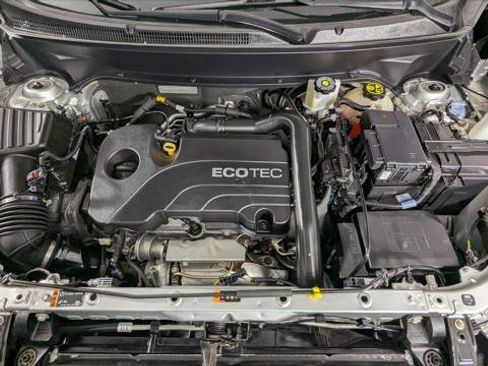 Used 2021 Chevrolet Equinox LS image 30