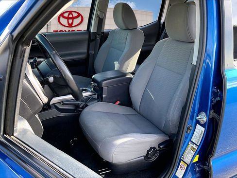 Certified 2018 Toyota Tacoma SR5 image 24