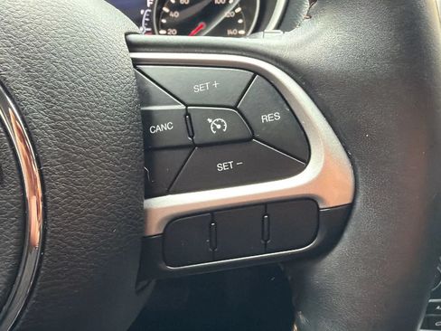 Used 2018 Jeep Compass Latitude w/ Popular Equipment Group AWD/4WD image 11