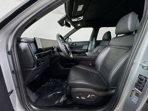 Certified 2024 Hyundai Santa Fe Calligraphy FWD image 42