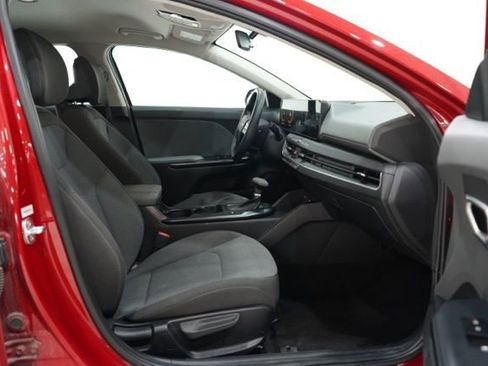 Used 2025 Kia K4 LXS image 34