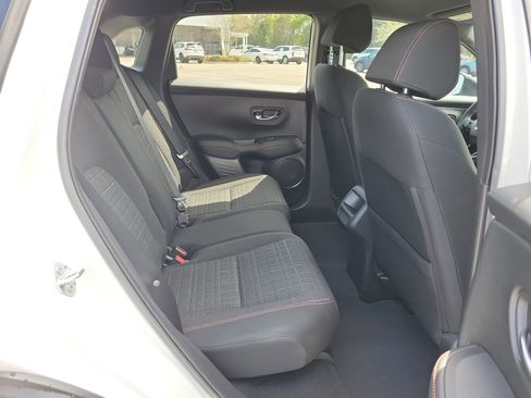 Used 2024 Honda HR-V Sport image 10