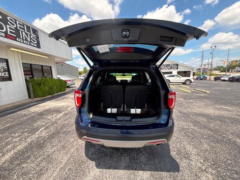 Used 2016 Ford Explorer XLT w/ Equipment Group 202A AWD/4WD image 31