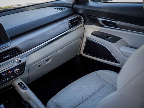 Certified 2022 Kia Telluride SX w/ SX Prestige Package image 30