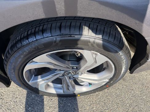 Used 2018 Honda Accord EX-L image 11