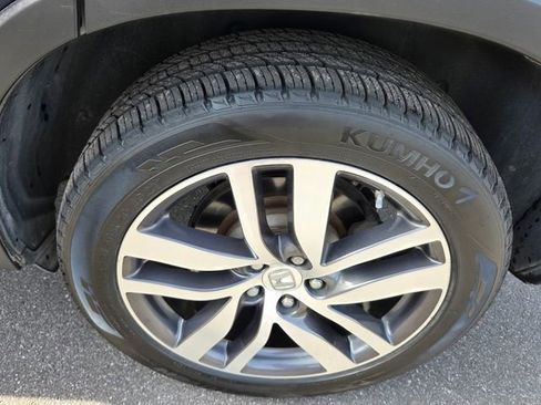 Used 2017 Honda Pilot Touring image 26