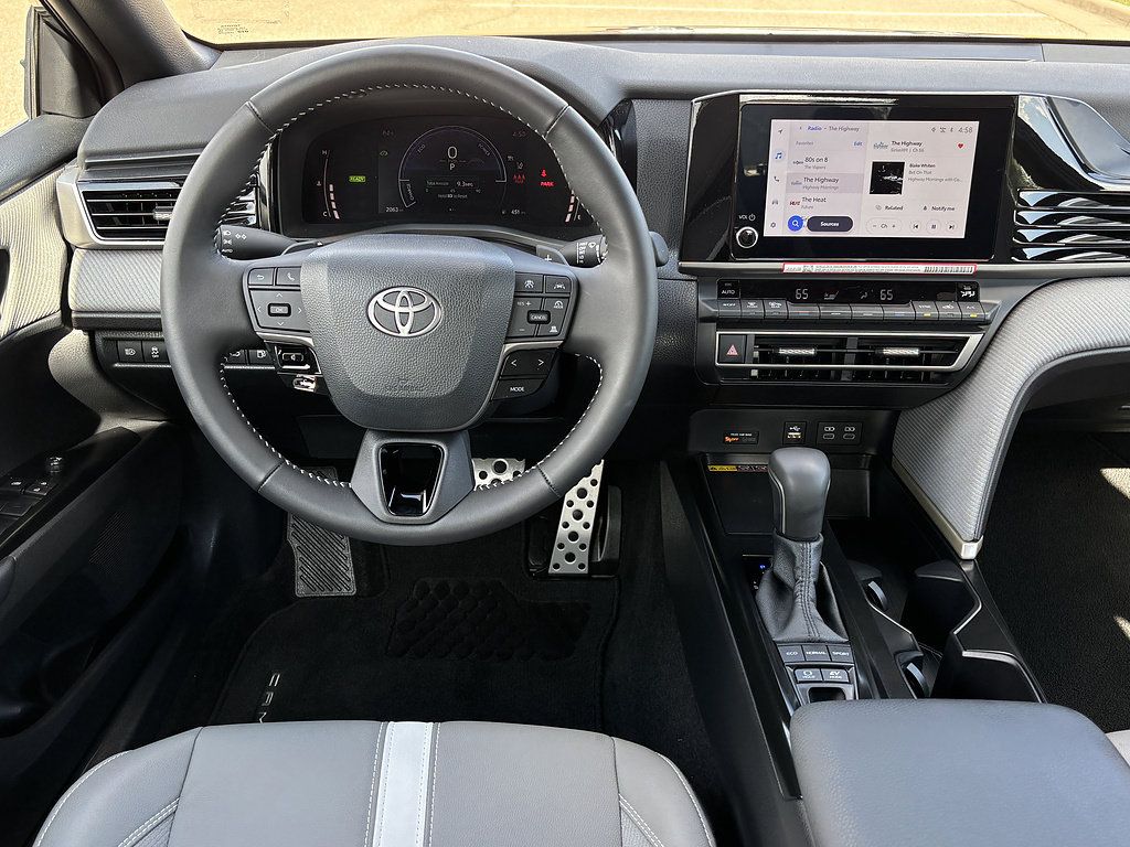 Used 2026 Toyota Camry SE w/ Convenience Package FWD image 8