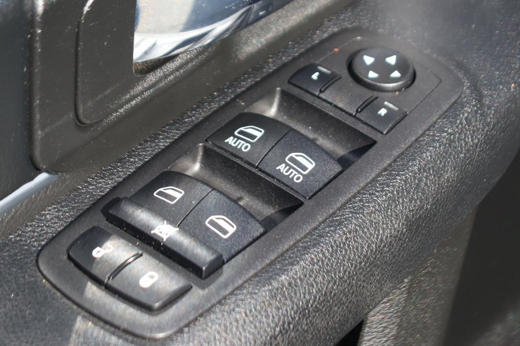 Used 2024 RAM 1500 Warlock AWD/4WD image 17
