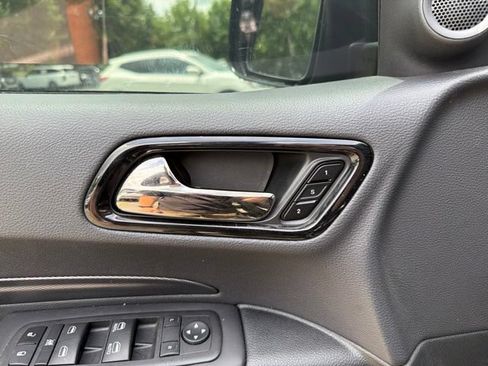 Used 2024 Dodge Durango GT RWD image 12