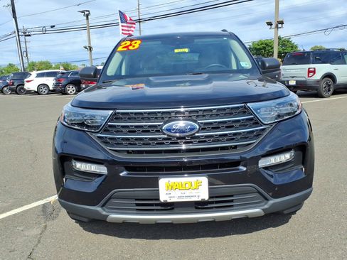 Used 2023 Ford Explorer XLT w/ Equipment Group 202A AWD/4WD image 2