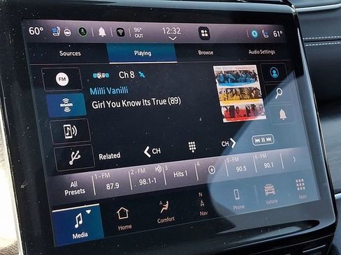 Used 2024 Jeep Grand Cherokee L Limited w/ Luxury Tech Group II AWD/4WD image 18