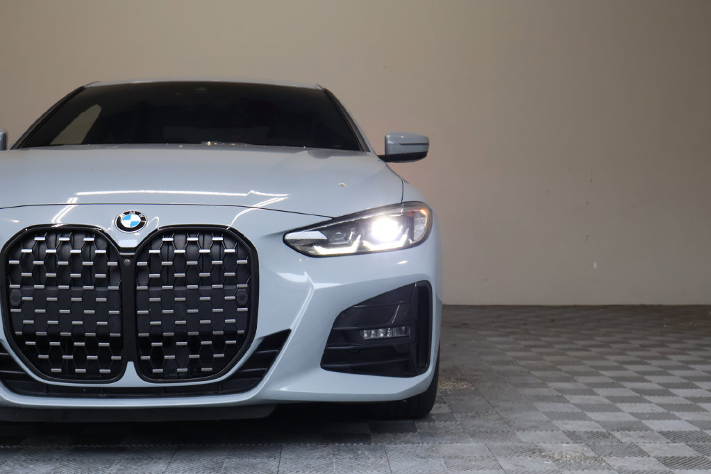Used 2023 BMW 430i Coupe w/ M Sport Package RWD image 5