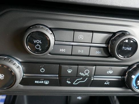 New 2025 Ford Bronco Base 2D Sport Utility image 15