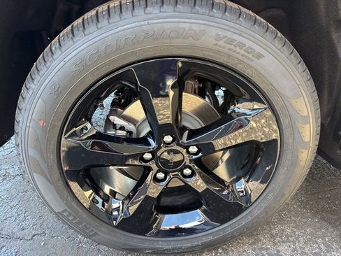 New 2025 Jeep Grand Cherokee Limited w/ Black Appearance Package image 29