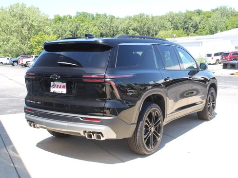 New 2026 Chevrolet Traverse LT w/ Driver Confidence Package AWD/4WD image 4