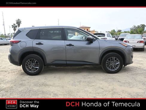 Used 2023 Nissan Rogue S image 5