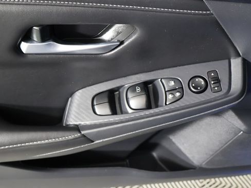 Used 2025 Nissan Sentra SV FWD image 30