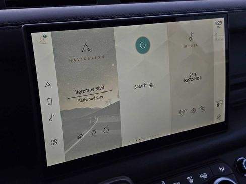 Certified 2024 Land Rover Defender 90 V8 image 27