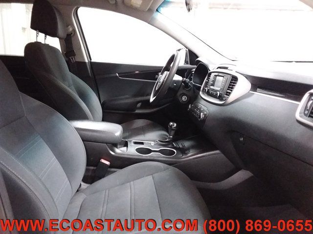 Used 2017 Kia Sorento FWD image 13