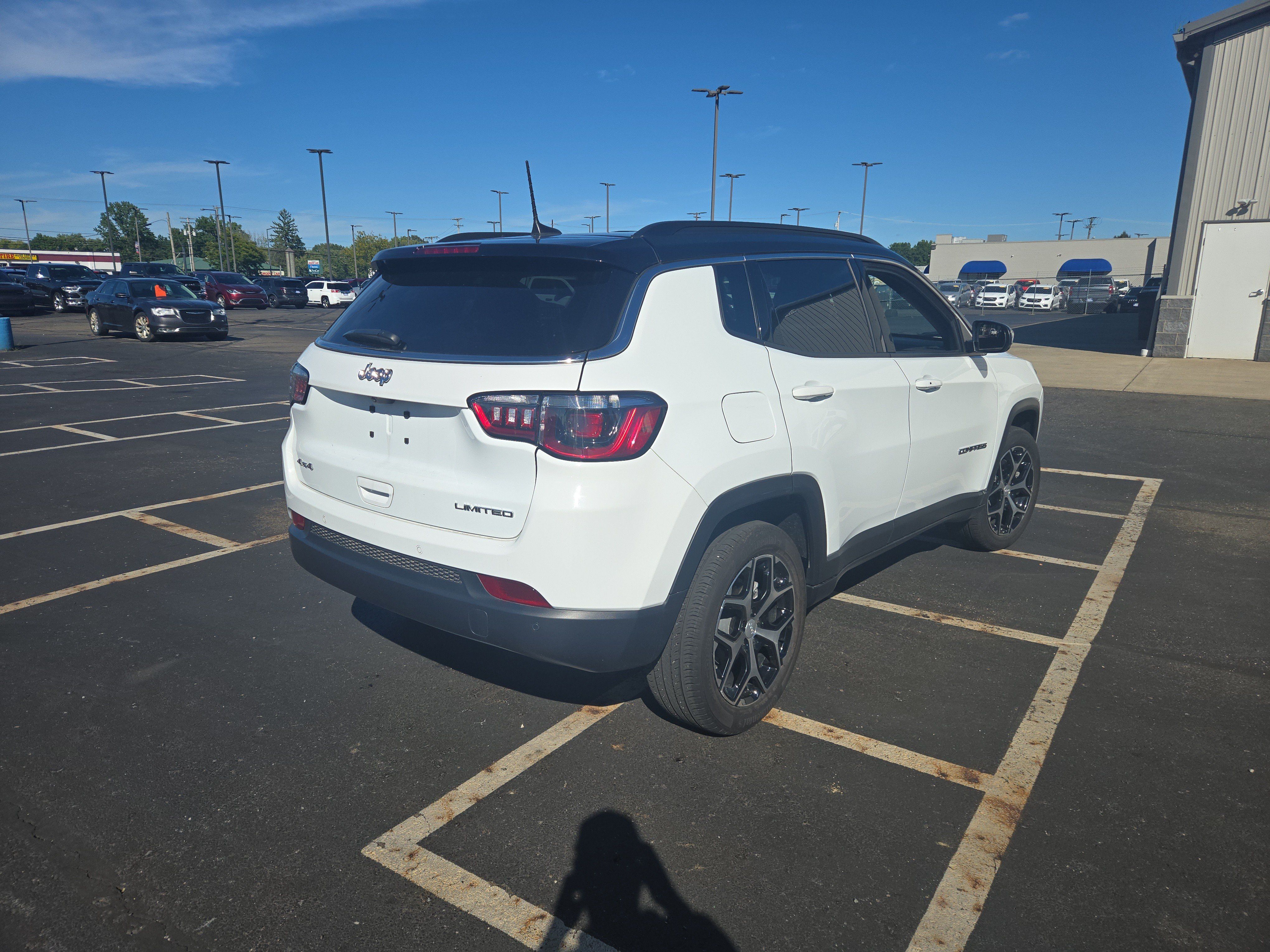 Used 2024 Jeep Compass Limited AWD/4WD image 5