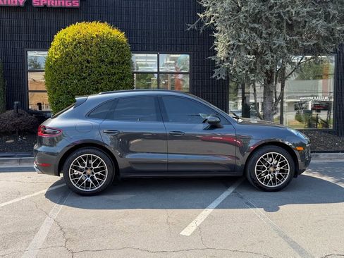 Used 2018 Porsche Macan image 21