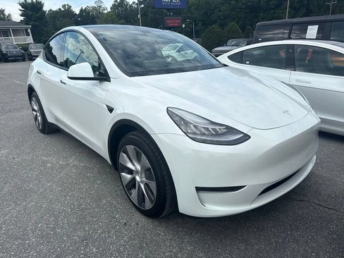 Used 2021 Tesla Model Y Long Range AWD/4WD image 2