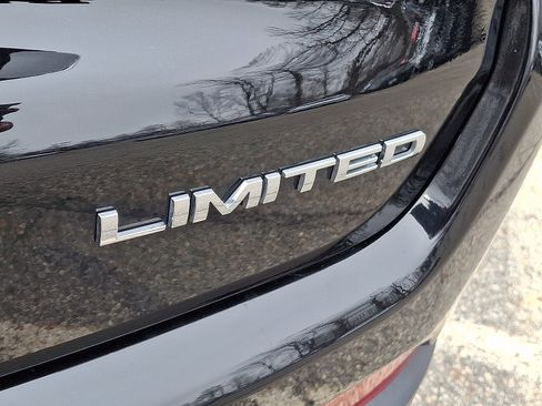Certified 2025 Jeep Compass Limited AWD/4WD image 30