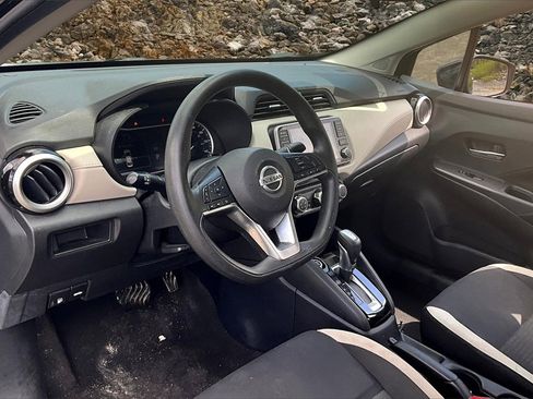 Used 2021 Nissan Versa SV image 13