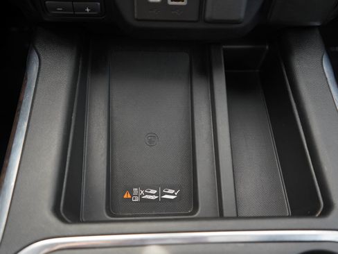 Used 2022 GMC Sierra 3500 Denali AWD/4WD image 22