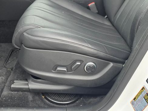 Used 2025 Genesis GV80 2.5T Standard image 17