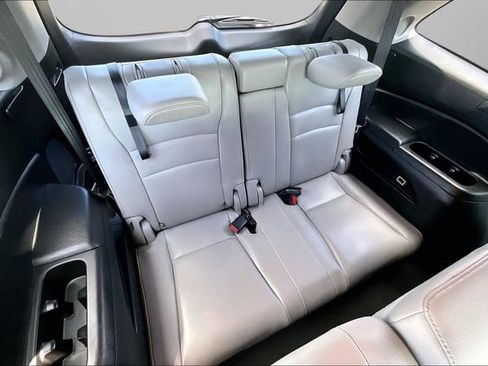 Used 2016 Honda Pilot Touring image 28