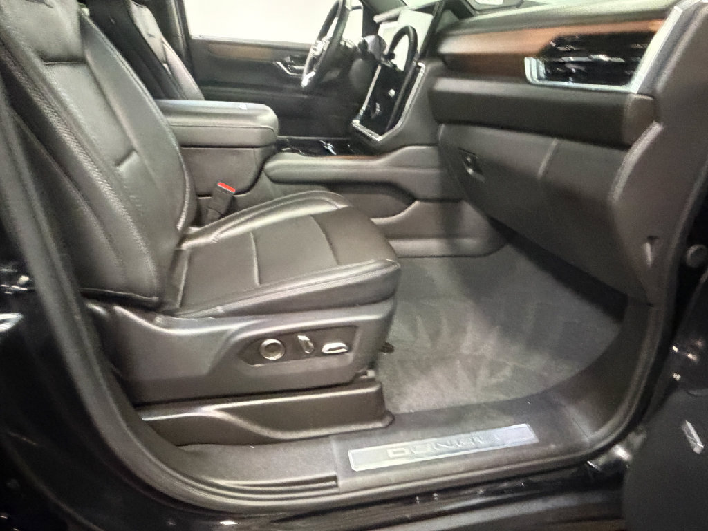 Used 2025 GMC Yukon Denali w/ Denali Reserve Package AWD/4WD image 61