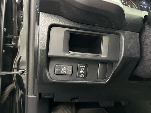 Used 2016 Toyota Tacoma TRD Off-Road w/ Towing Package image 21