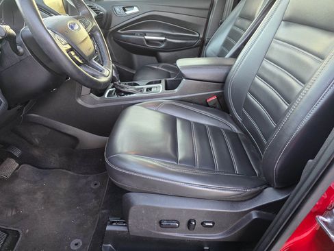 Used 2019 Ford Escape SEL image 10