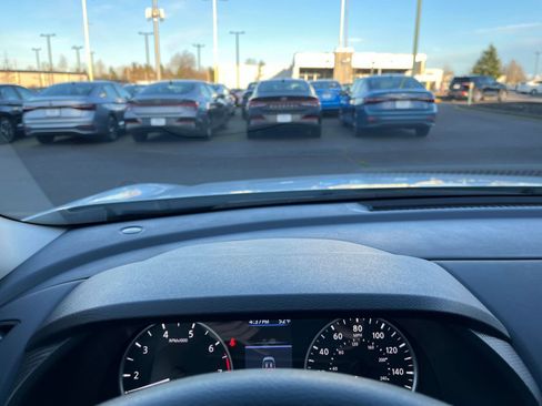 Used 2025 Nissan Sentra S image 32