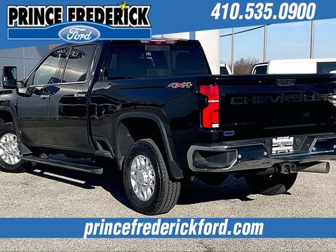 Used 2024 Chevrolet Silverado 2500 LTZ w/ LTZ Premium Package image 11