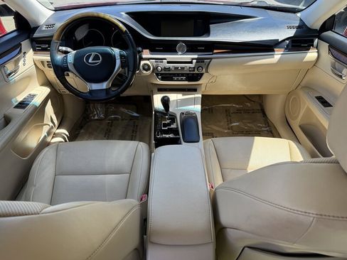 Used 2015 Lexus ES 350 w/ Premium Package FWD image 13