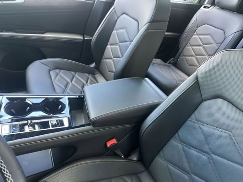 New 2026 Volkswagen Atlas SE image 21