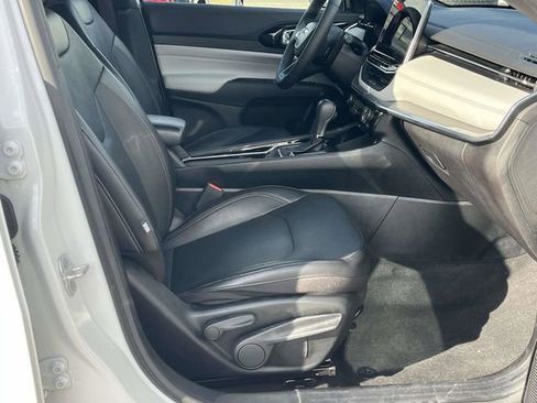 Used 2023 Jeep Compass Limited image 23