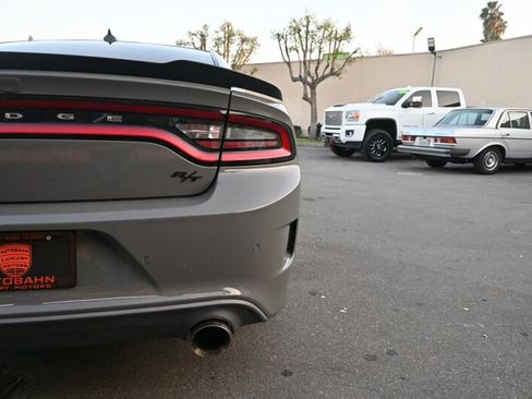 Used 2019 Dodge Charger R/T w/ Blacktop Package image 11