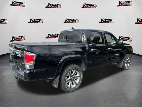 Used 2017 Toyota Tacoma Limited image 5