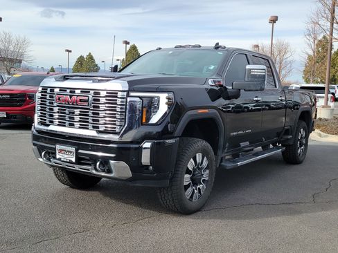 Used 2024 GMC Sierra 2500 Denali w/ Denali Reserve Package image 4