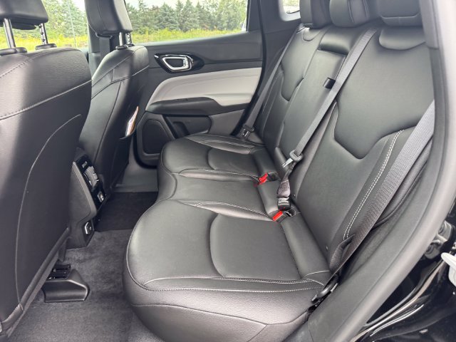 Certified 2025 Jeep Compass Limited AWD/4WD image 19