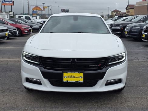 Used 2023 Dodge Charger SXT image 2