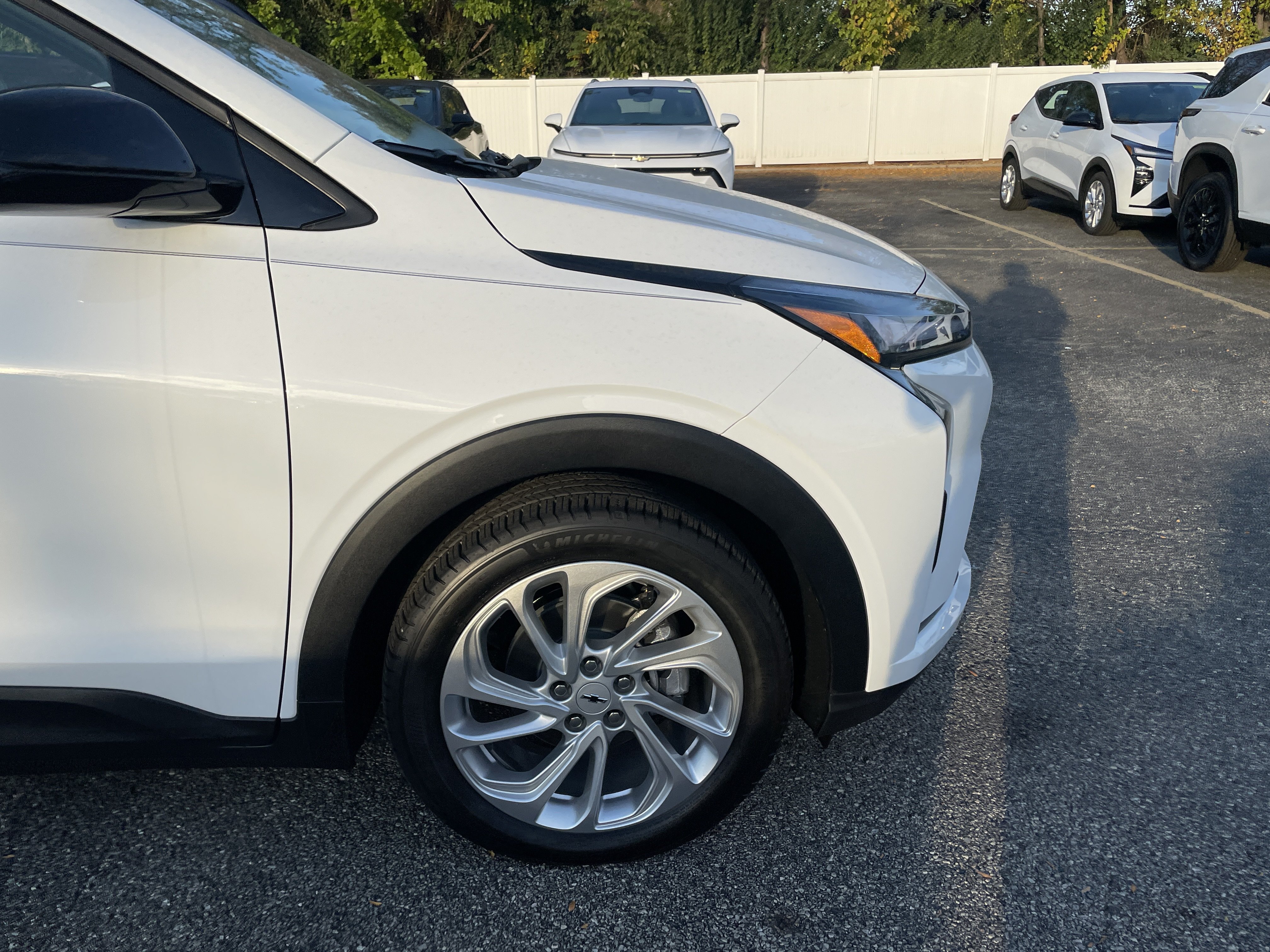 New 2027 Chevrolet Bolt LT w/ Comfort Package FWD image 32