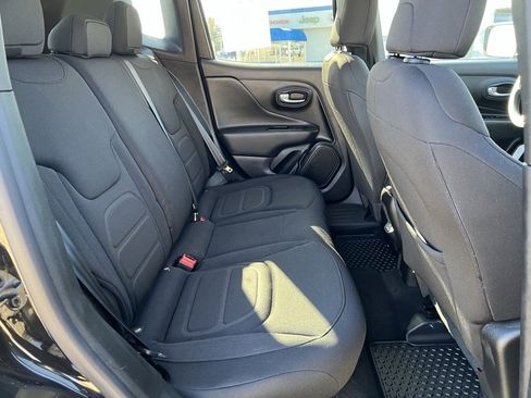 Used 2022 Jeep Renegade Latitude image 14