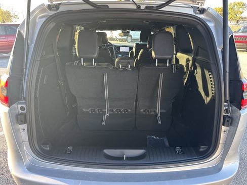 New 2026 Chrysler Pacifica Select image 42