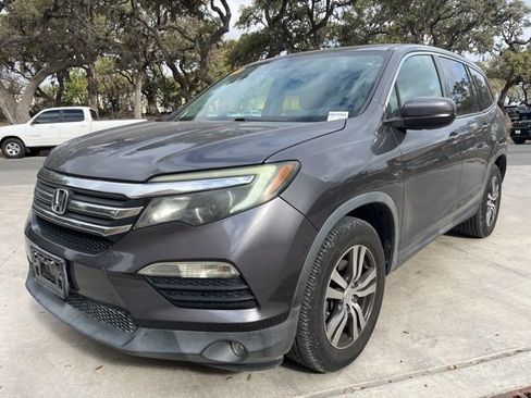 Used 2017 Honda Pilot EX image 2