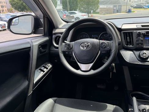 Used 2017 Toyota RAV4 LE AWD/4WD image 22