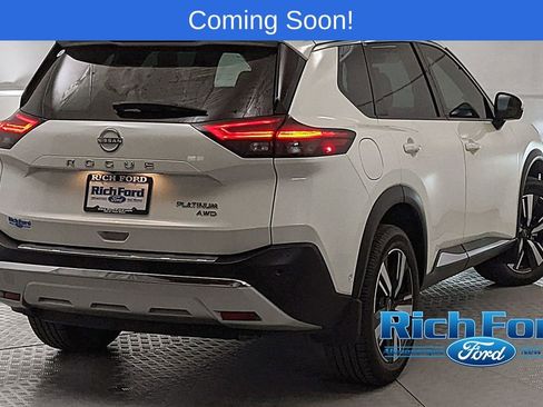 Used 2022 Nissan Rogue Platinum w/ Head-Up Display Package AWD/4WD image 3